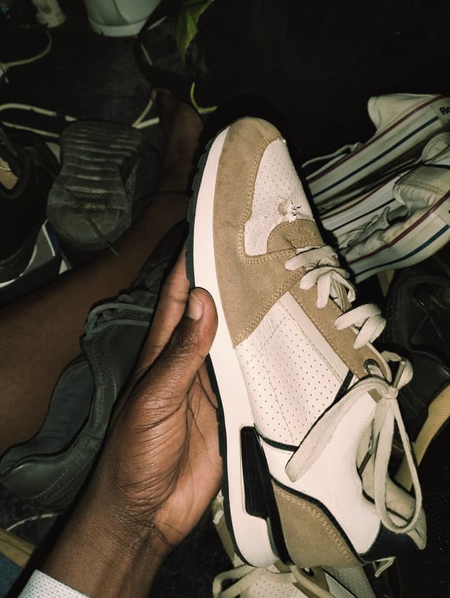 second hand shoes 