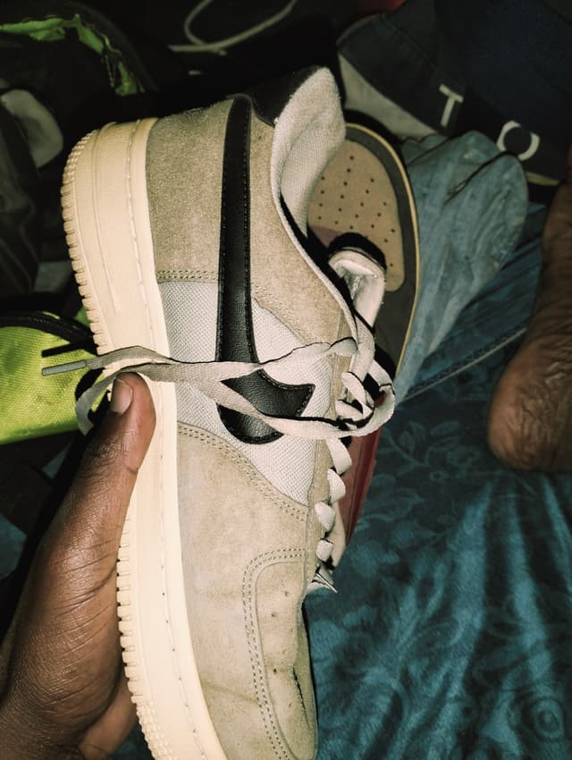 NIKE SNEAKERS 